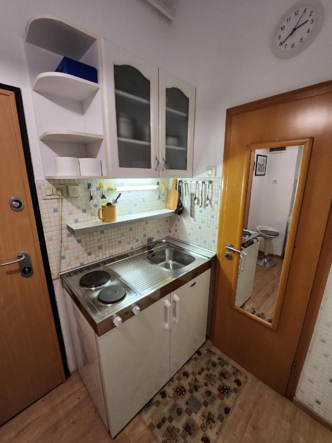 Midtown Apartment *